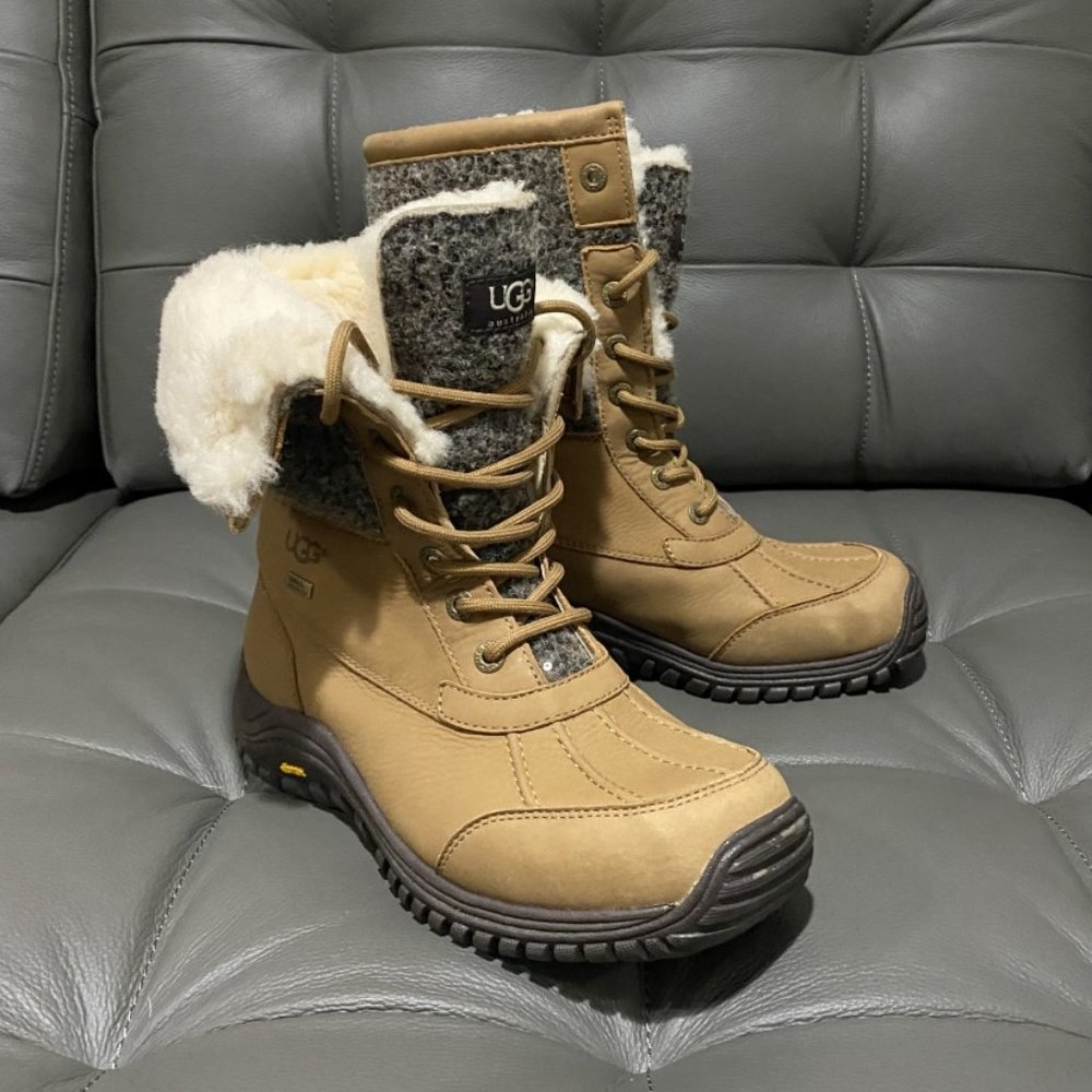 UGG Adirondack Boots - Size 7